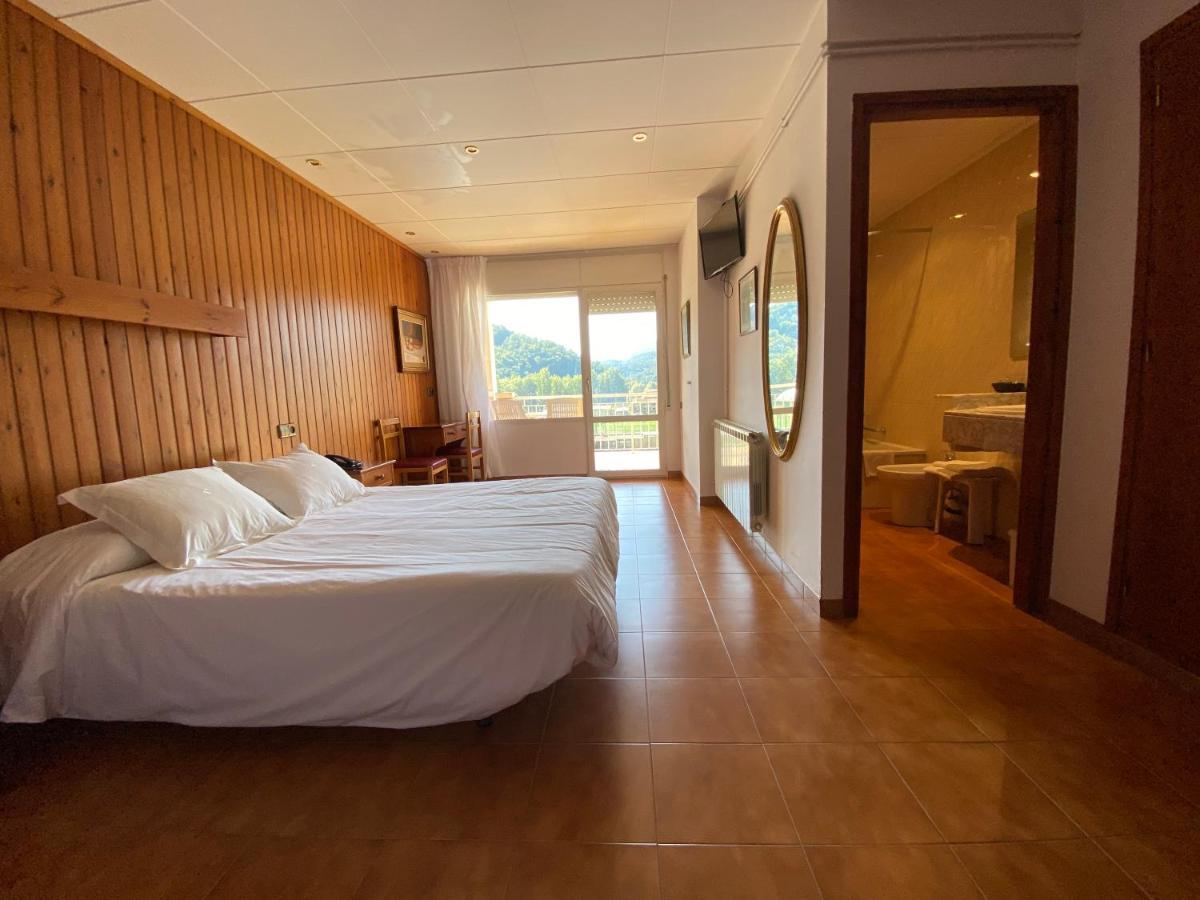 Hotel Solana Del Ter รีโปลล์ ภายนอก รูปภาพ