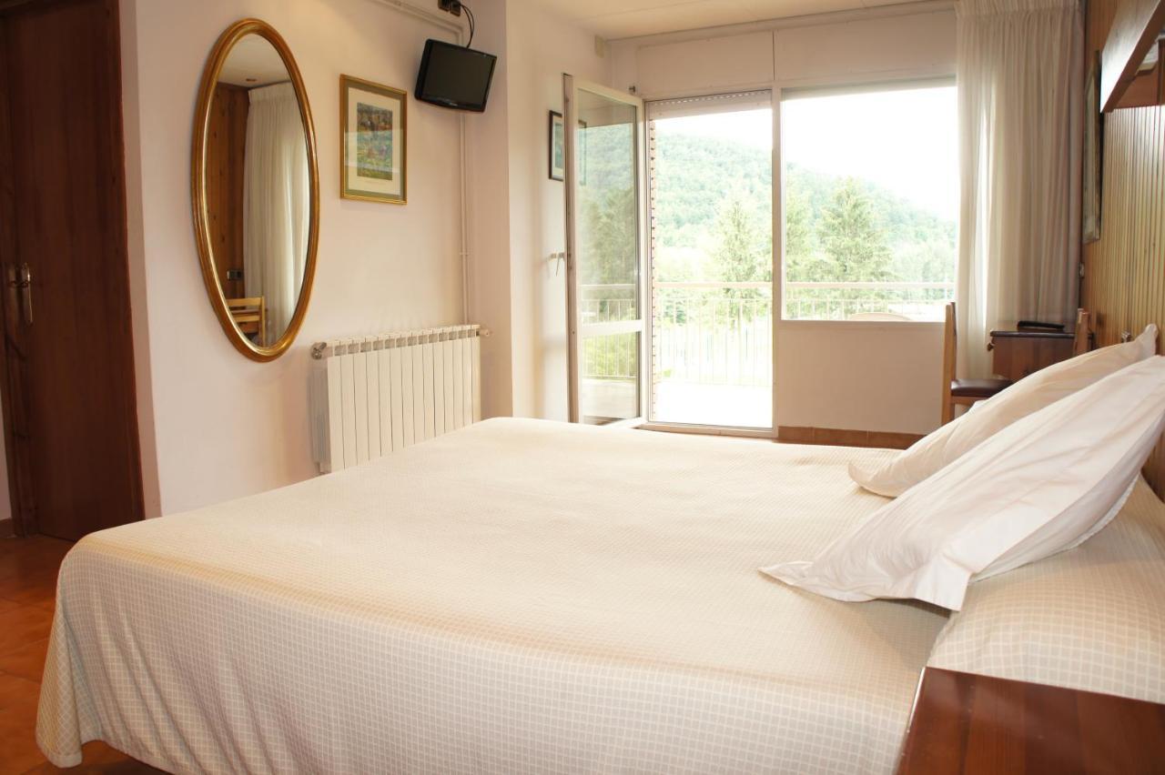 Hotel Solana Del Ter รีโปลล์ ภายนอก รูปภาพ